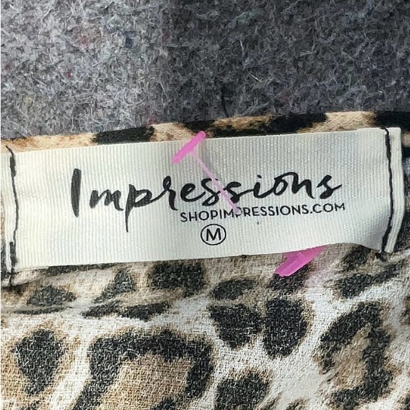 Impressions Animal Print V-Neck Blouse With Bell Sleeves Size Medium - Picture 4 of 6